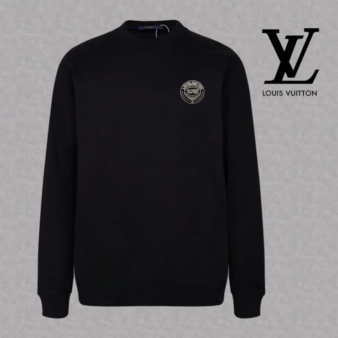 🅿️250 hot style on the shelves🔥❗ 💫〖Louis Vuitton LV〗 Fashionable round neck sweatshirt, casually matched with various styles, it is perfectly handsome😎The whole dress is made of double waistcoats, which makes the whole dress more three-dimensional. Not ordinary factories can do such fine work. The 2025 spring style counters are on sale, exquisite round neck terry sweatshirt, high-end double-strand pure cotton Customized drawstring ribs are dyed in the same vat and are complete with three standards. The chest craftsmanship adopts a simple and elegant pattern on the chest, which is easy to control for any age group! Fit and comfortable! Customized thickened 440g terry sweatshirt fabric, soft and comfortable to the touch, with a three-dimensional shape! 🙌🏻 It’s also very breathable, so it’s a versatile style that can be worn with any outfit! ✔Color: Black White Apricot Size: S M L XL 2XL
